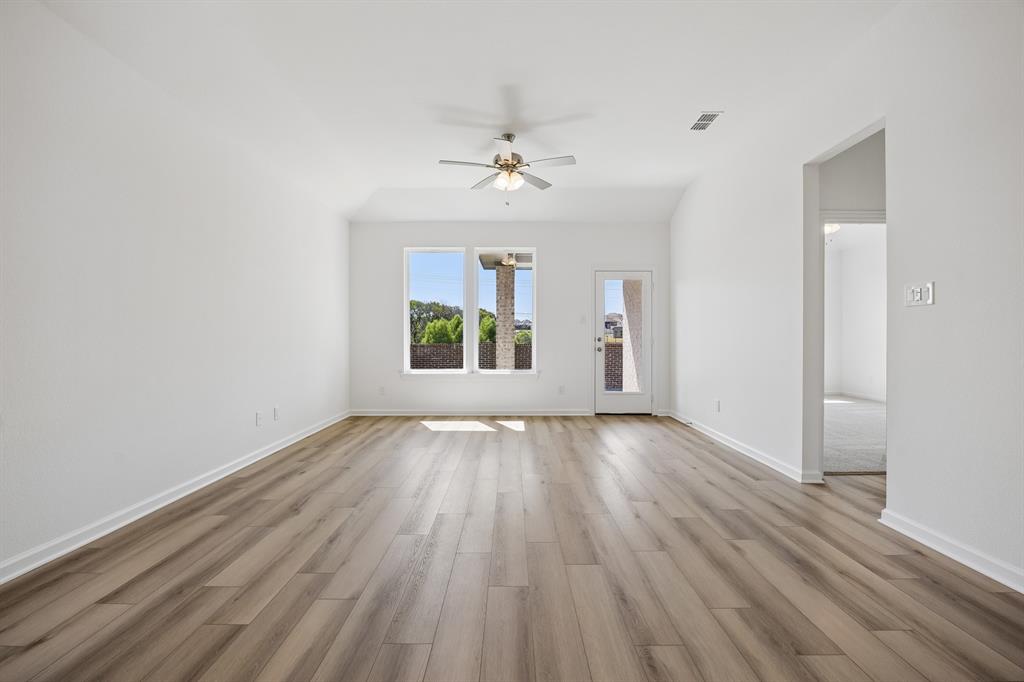 1021 Handel Road Property Photo 11