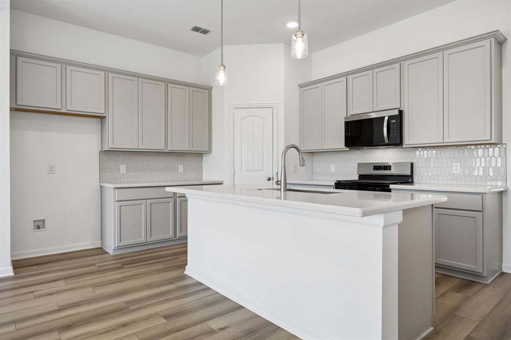 1021 Handel Road Property Photo 12