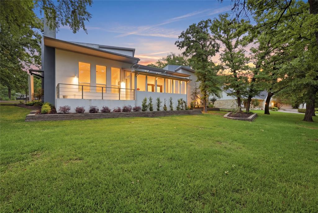 316 Comanche Drive Property Photo 1