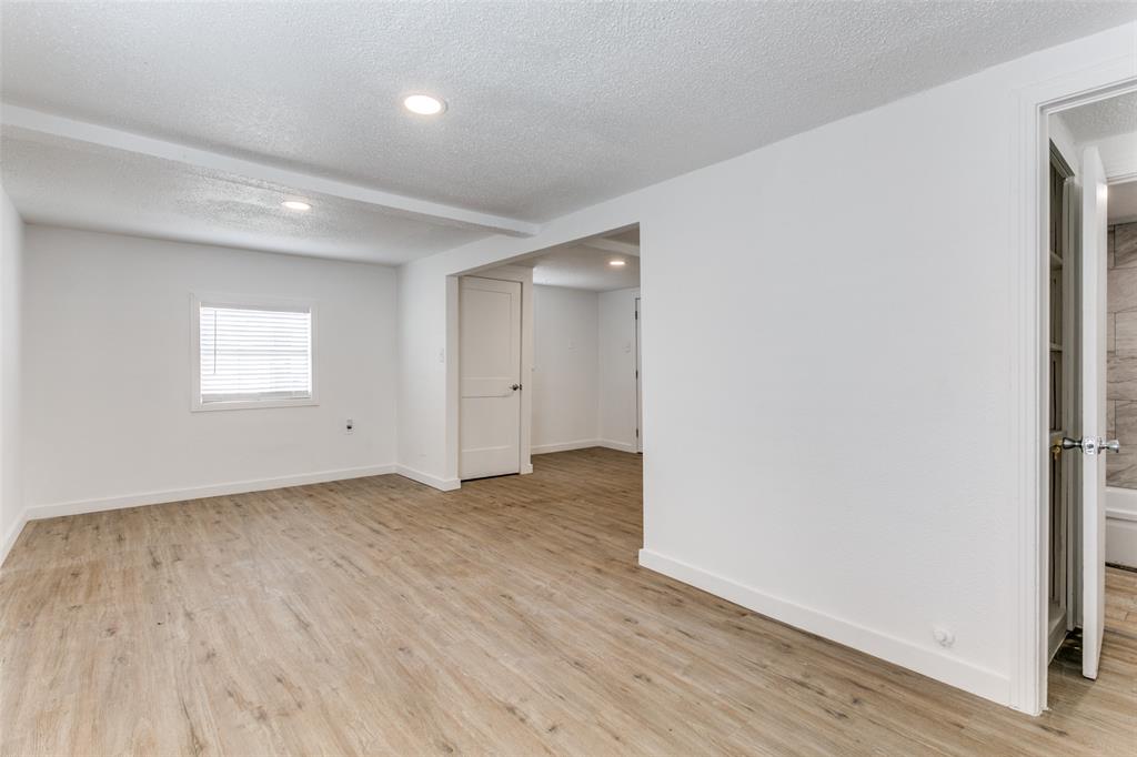 237 Conner Plaza Property Photo 4