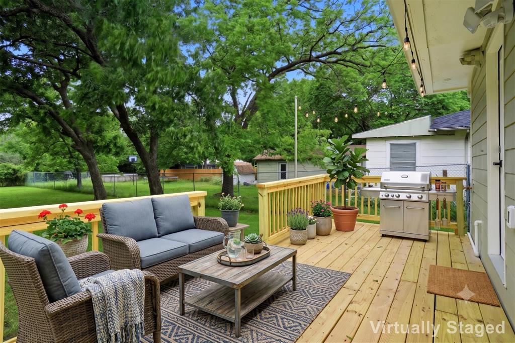 317 S Walker Street Property Photo 3