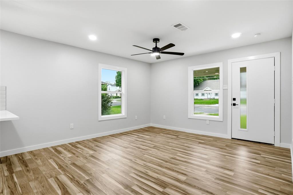 317 S Walker Street Property Photo 10