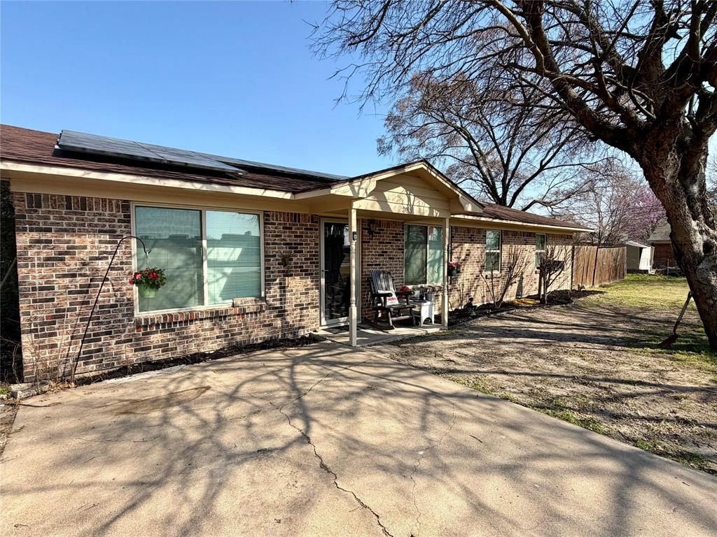 305 S 1st Street Property Photo 1