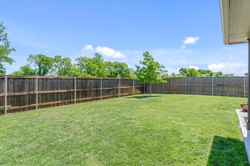 1284 Binfield Drive Property Photo 32