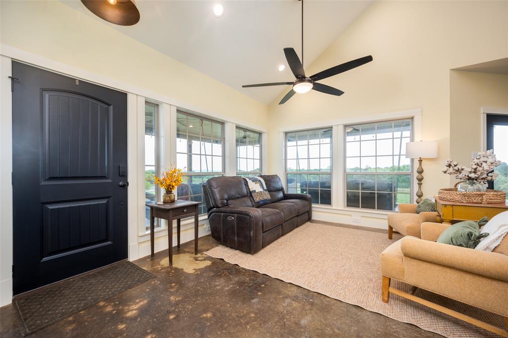 1458 Jim Harry Loop Property Photo 10