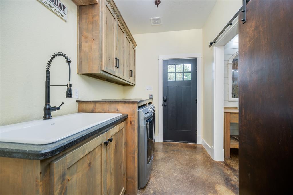 1458 Jim Harry Loop Property Photo 26