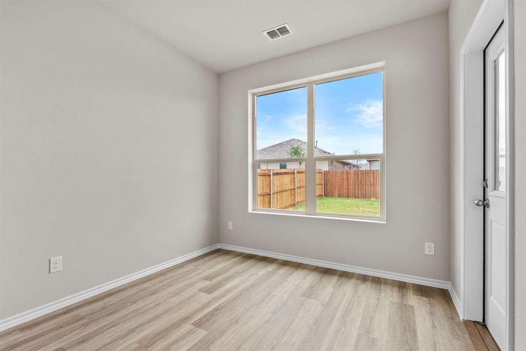 9409 Mint Hill Drive Property Photo 11