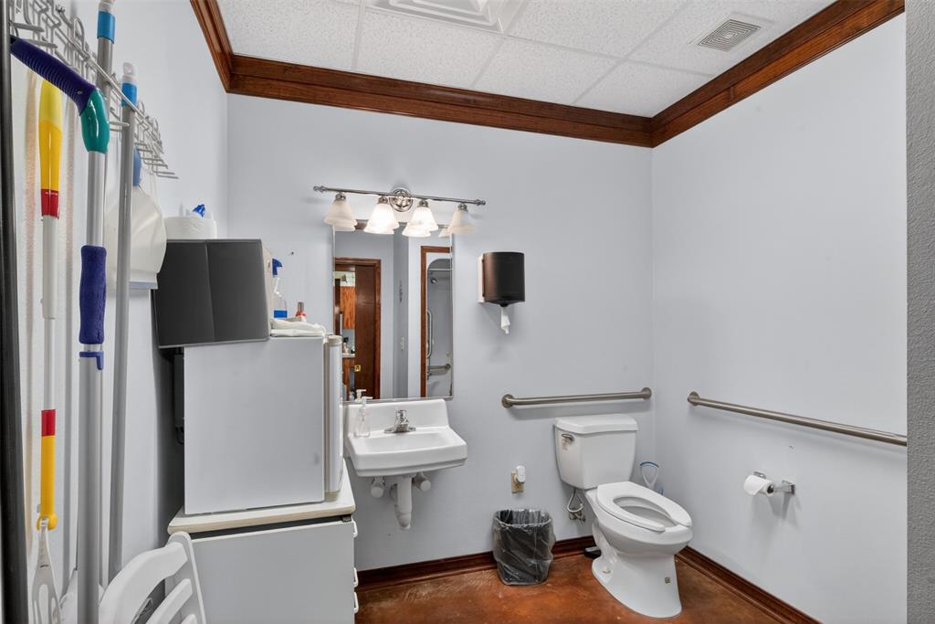4438 Viking Drive Suite 100 Property Photo 13