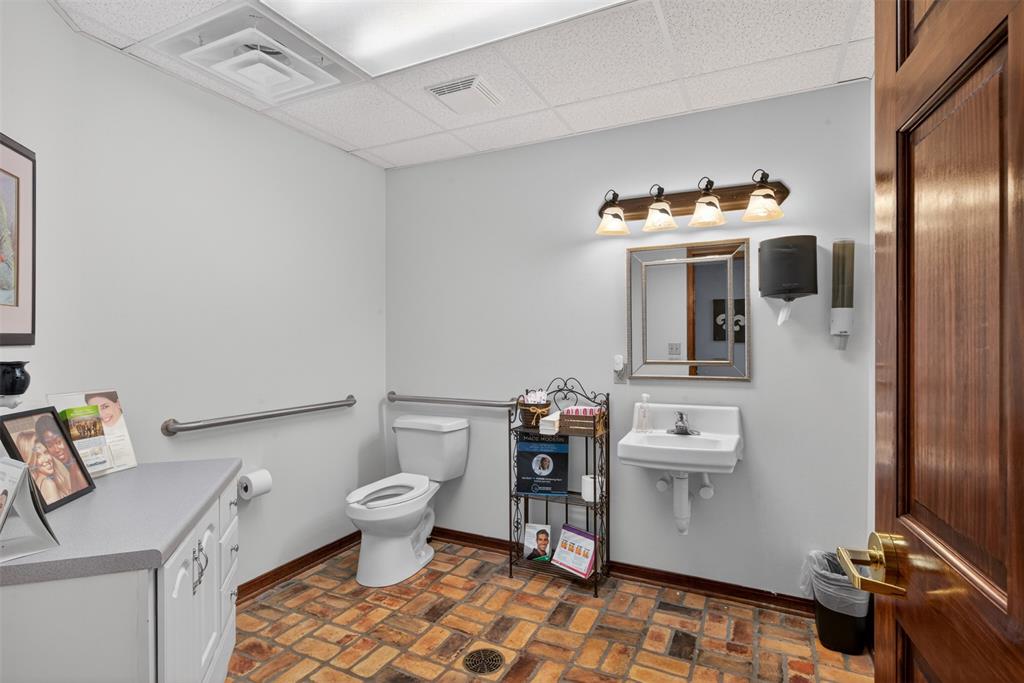 4438 Viking Drive Suite 100 Property Photo 27