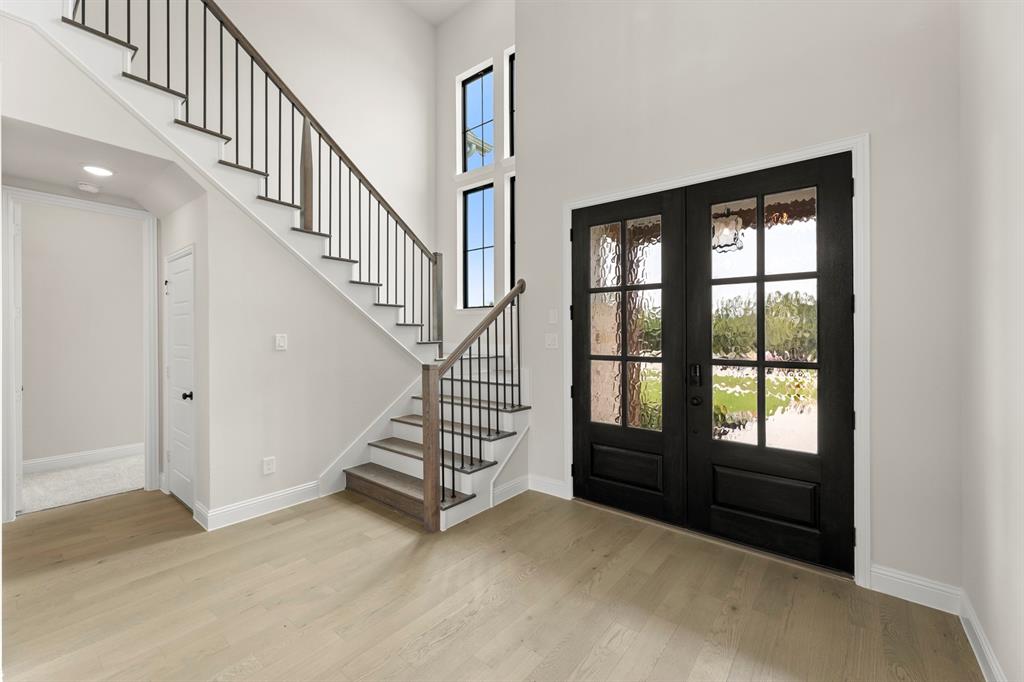 1300 Ramble Way Property Photo 3