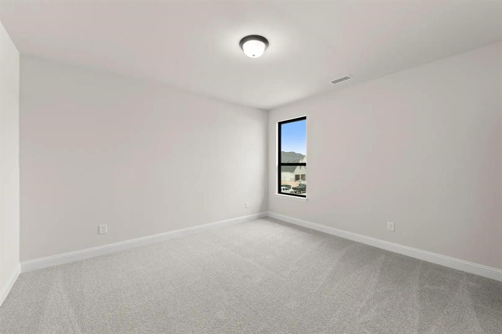 1300 Ramble Way Property Photo 13