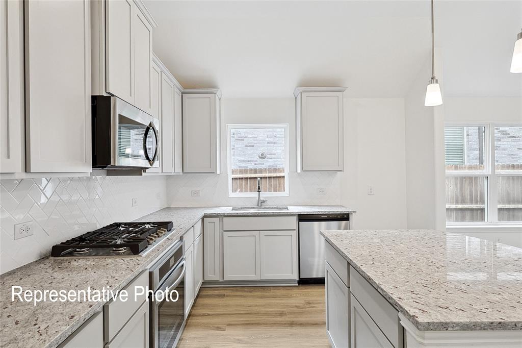 4372 Biddle Street Property Photo 6