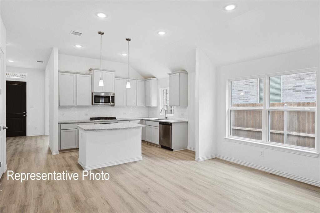 4372 Biddle Street Property Photo 7
