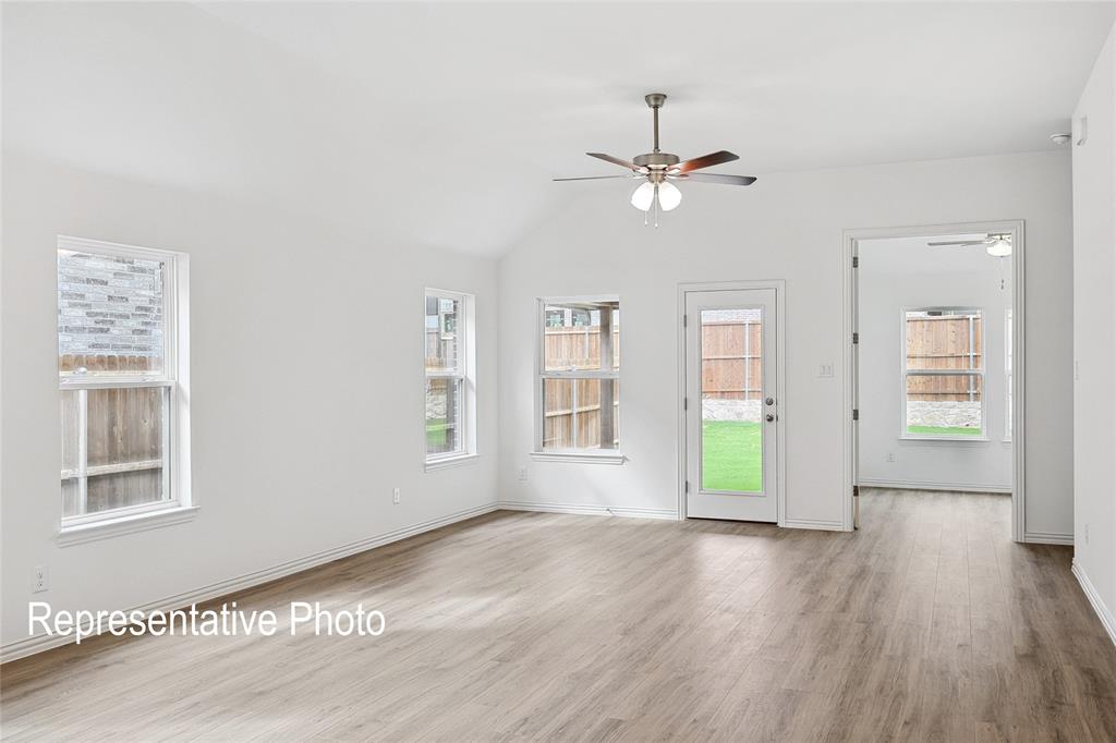 4372 Biddle Street Property Photo 8