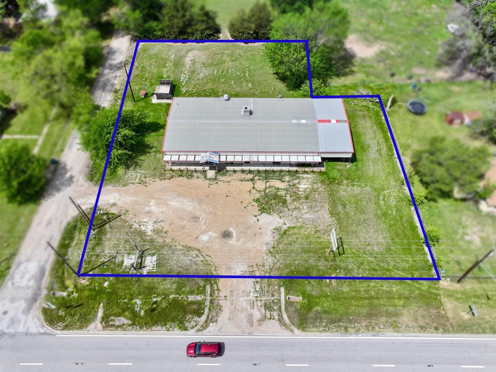 100 E Highway 31 Highway Property Photo 2