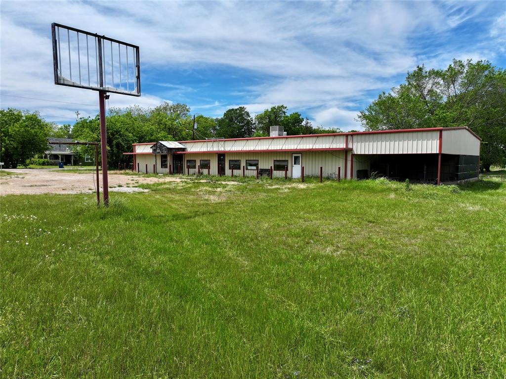 100 E Highway 31 Highway Property Photo 4