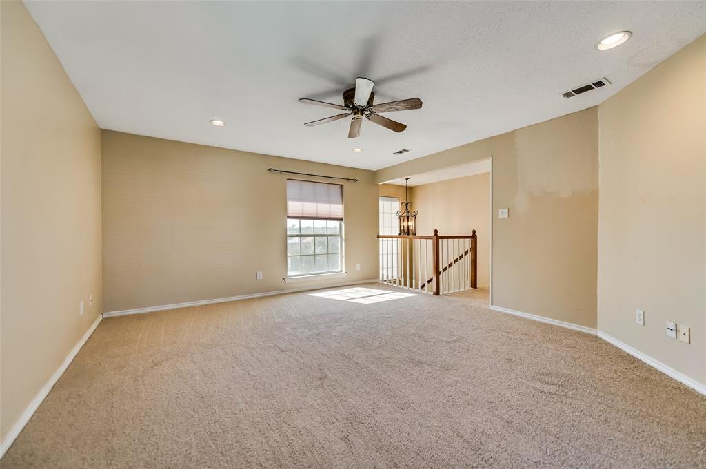 1204 Surrey Circle Property Photo 5