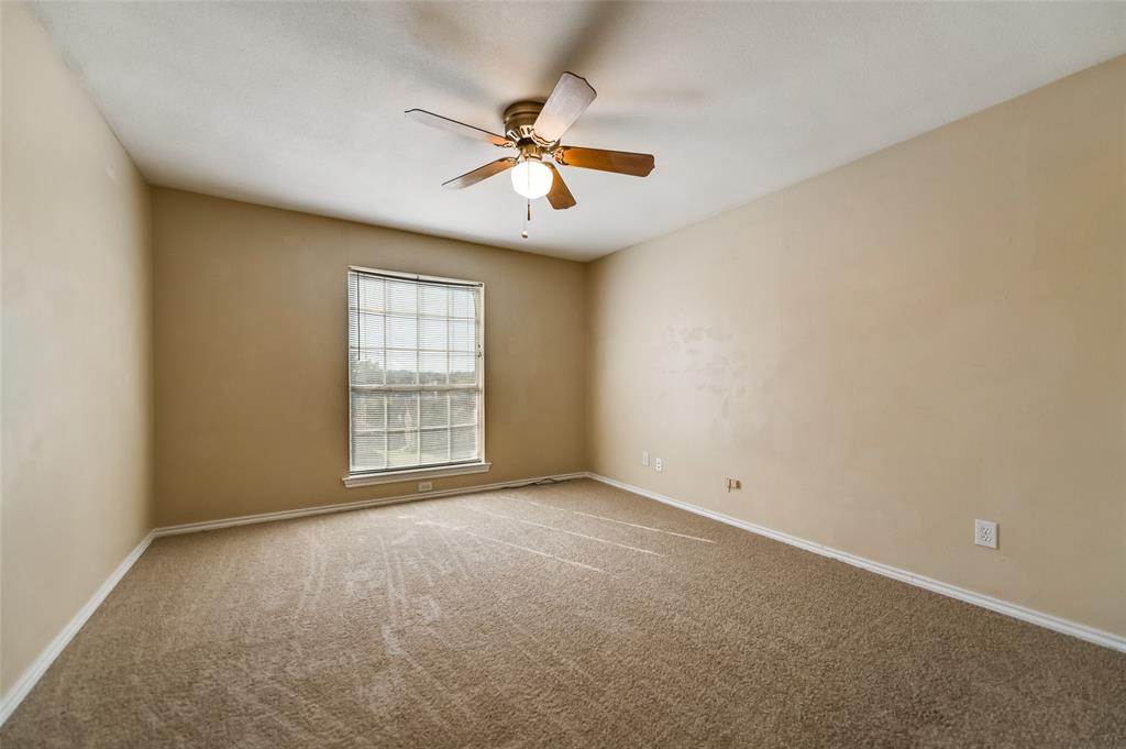 1204 Surrey Circle Property Photo 6