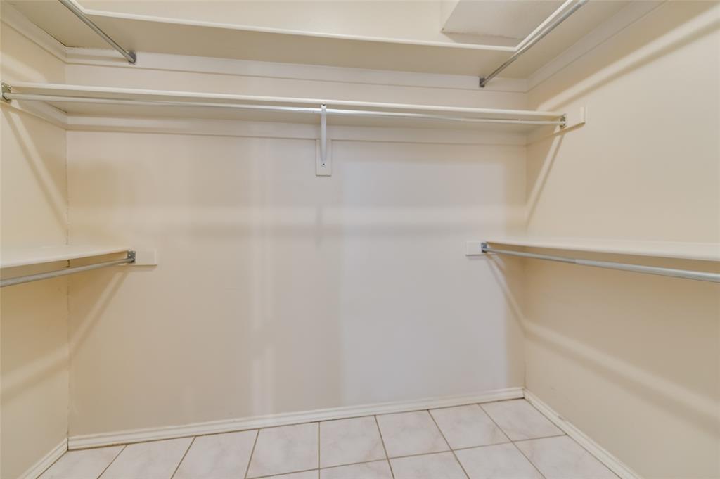 1204 Surrey Circle Property Photo 19