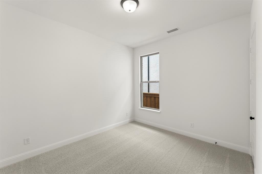 1725 Hillside Stroll Drive Property Photo 15