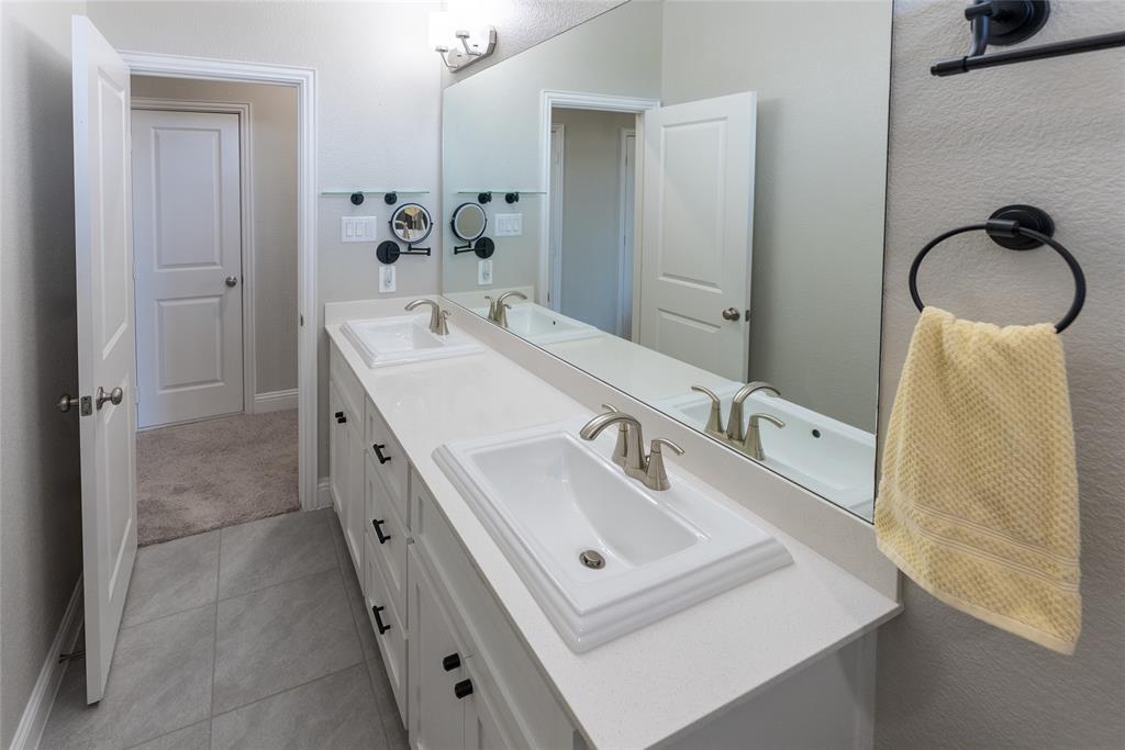 1002 Amber Knoll Drive Property Photo 33