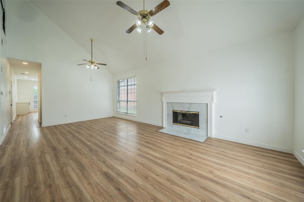 2525 Brooke Trail Property Photo 3