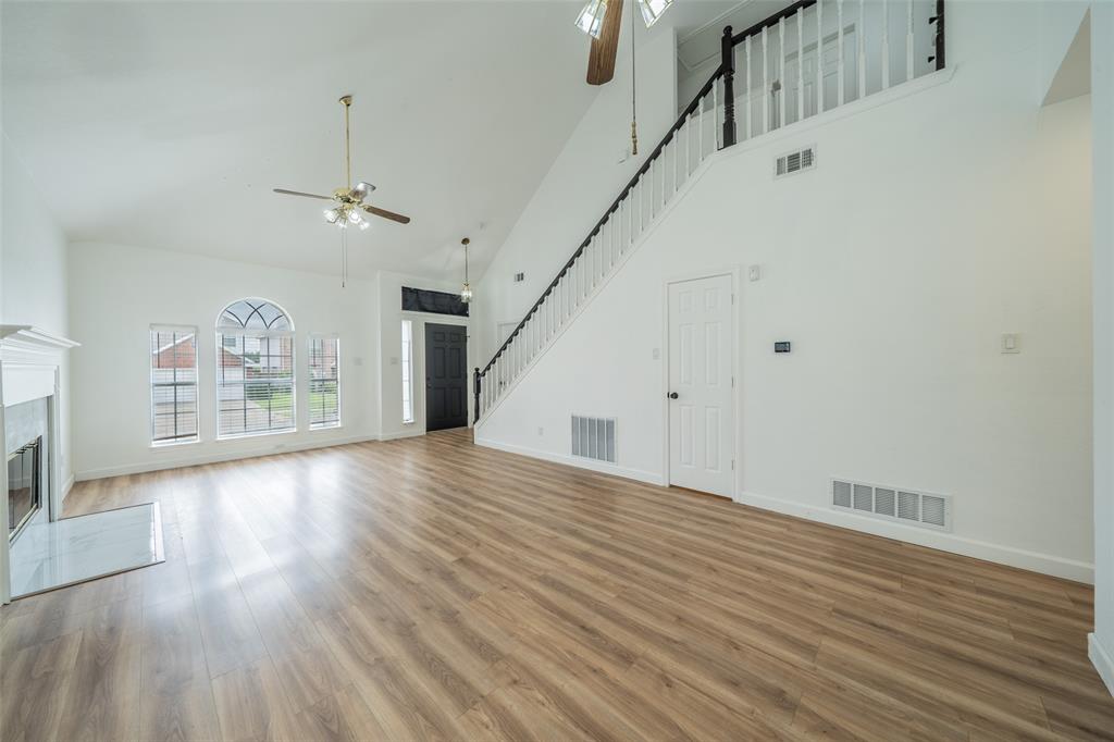 2525 Brooke Trail Property Photo 5