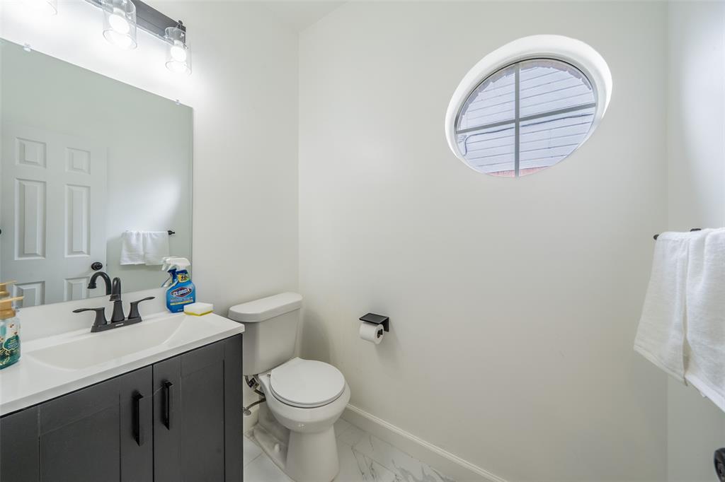 2525 Brooke Trail Property Photo 7