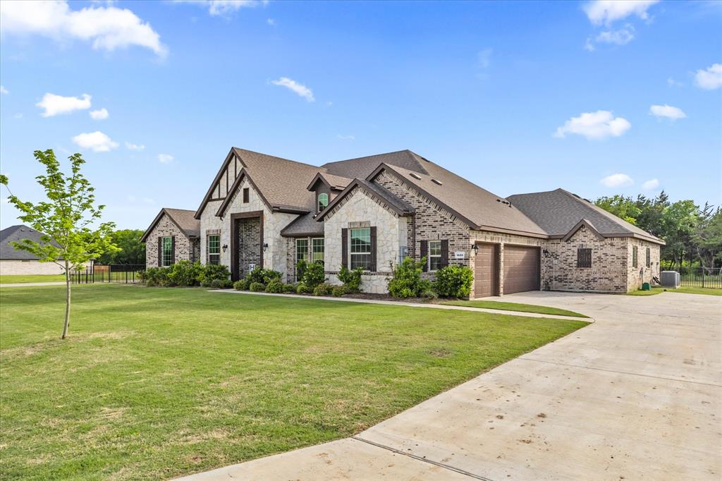 1600 Lynx Loop Property Photo 3