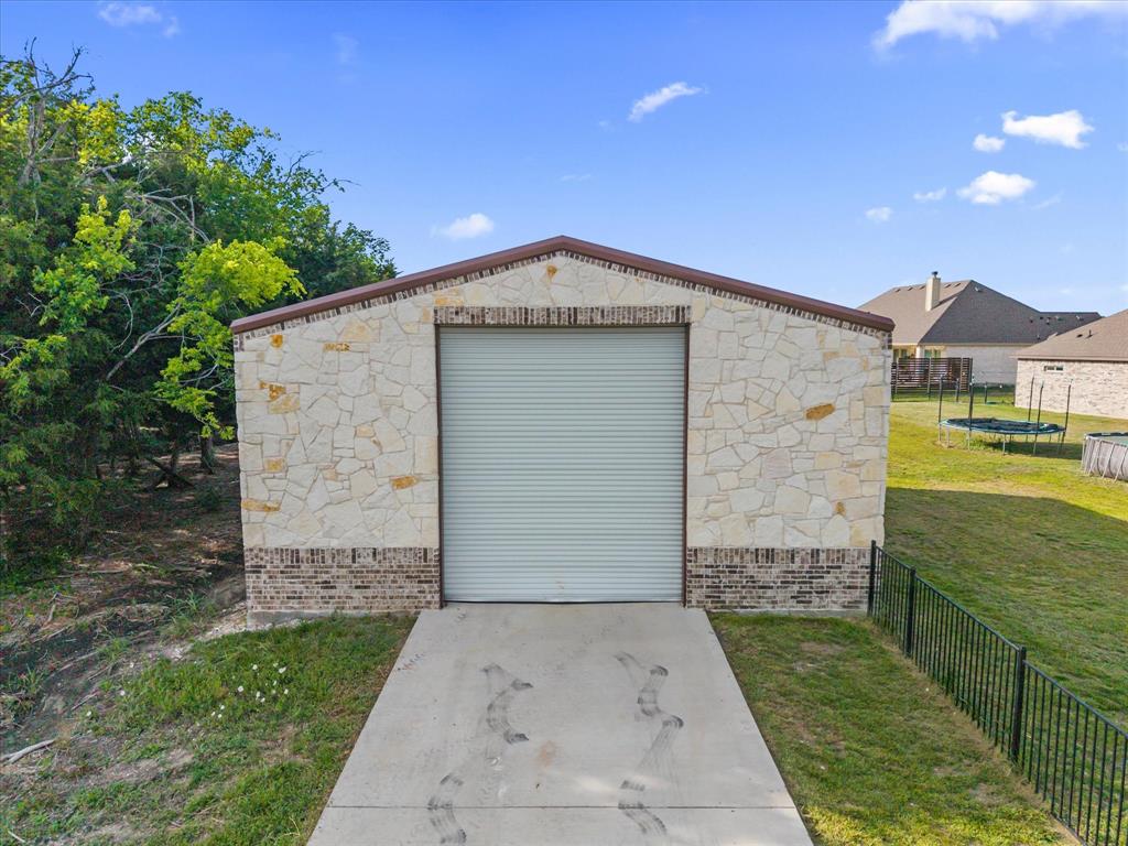 1600 Lynx Loop Property Photo 4