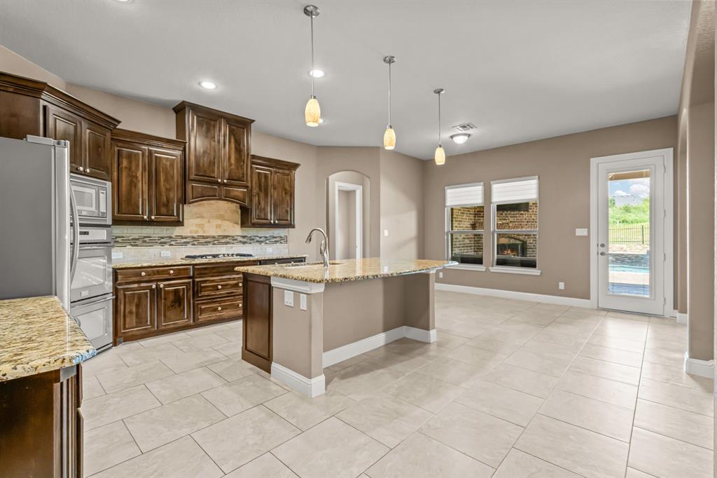 12731 Bella Roma Drive Property Photo 6