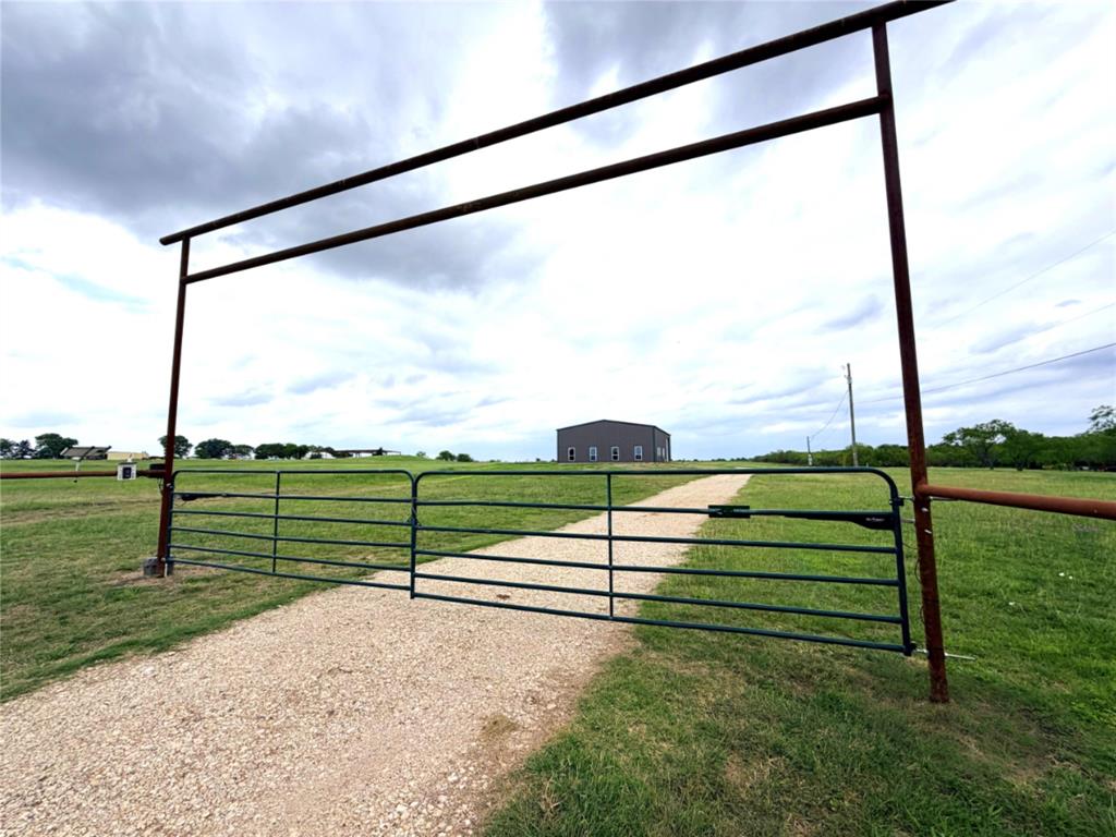 192 Fm 1183 Property Photo 1