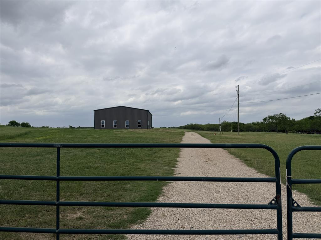 192 Fm 1183 Property Photo 3