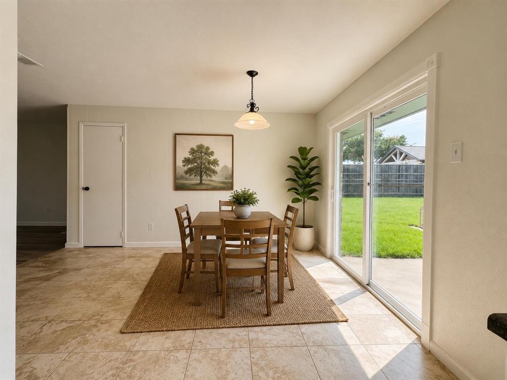 409 Starling Drive Property Photo 4