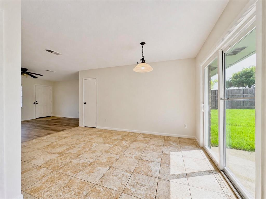 409 Starling Drive Property Photo 10