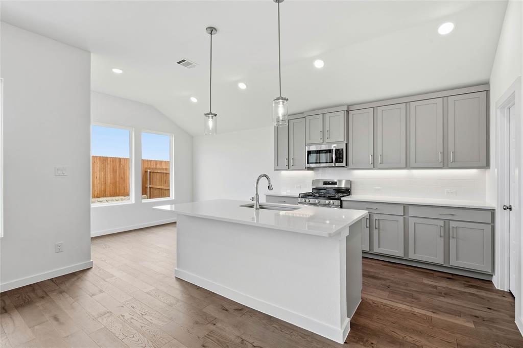 4628 Commack Drive Property Photo 14