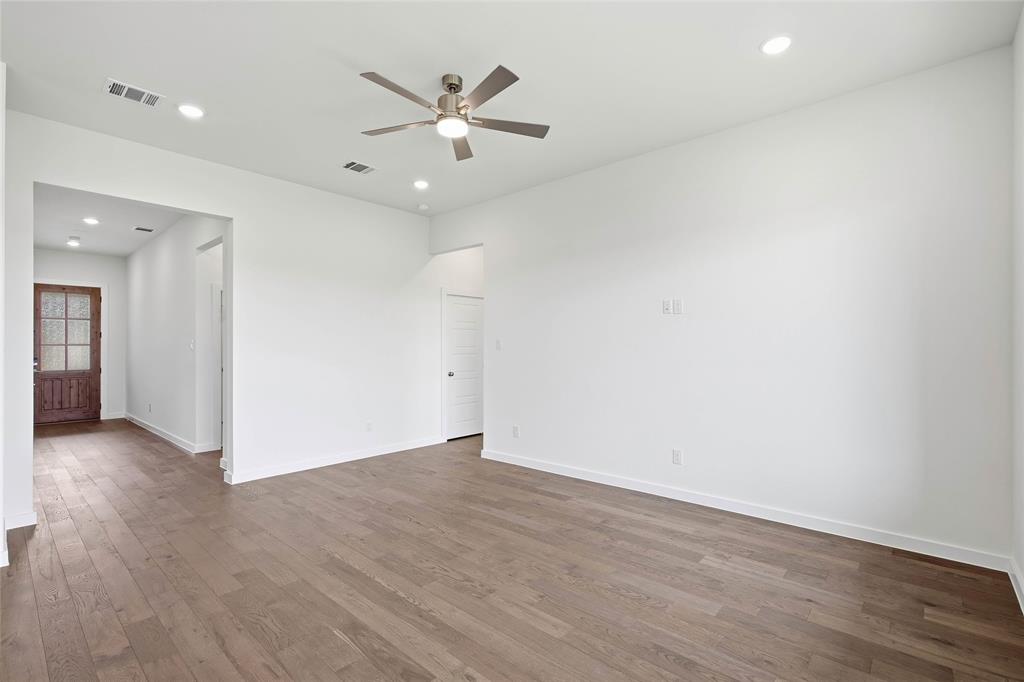 4628 Commack Drive Property Photo 17
