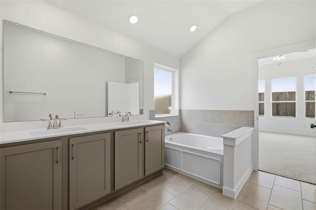 4628 Commack Drive Property Photo 23