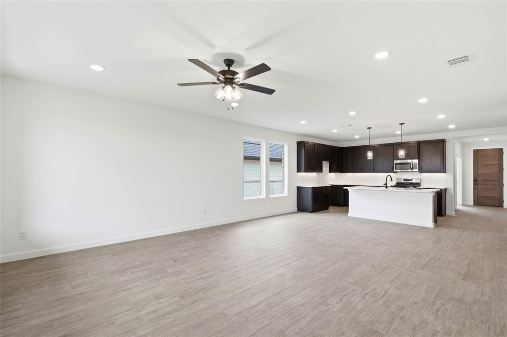 4632 Commack Drive Property Photo 15