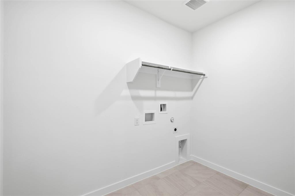 4632 Commack Drive Property Photo 21