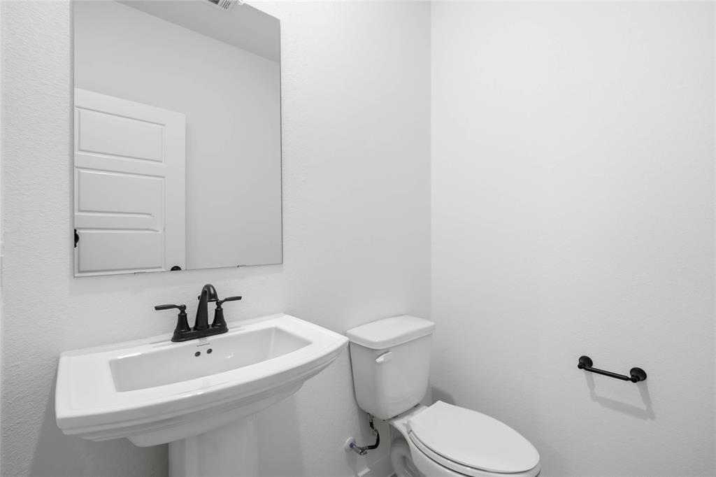 4632 Commack Drive Property Photo 23