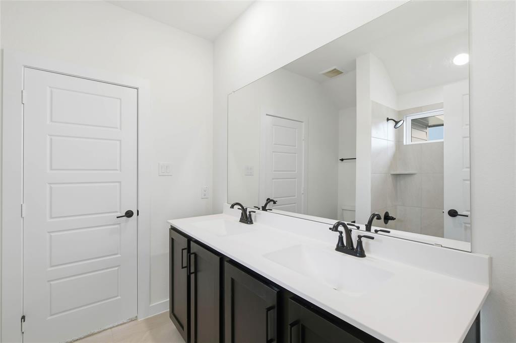 4632 Commack Drive Property Photo 27