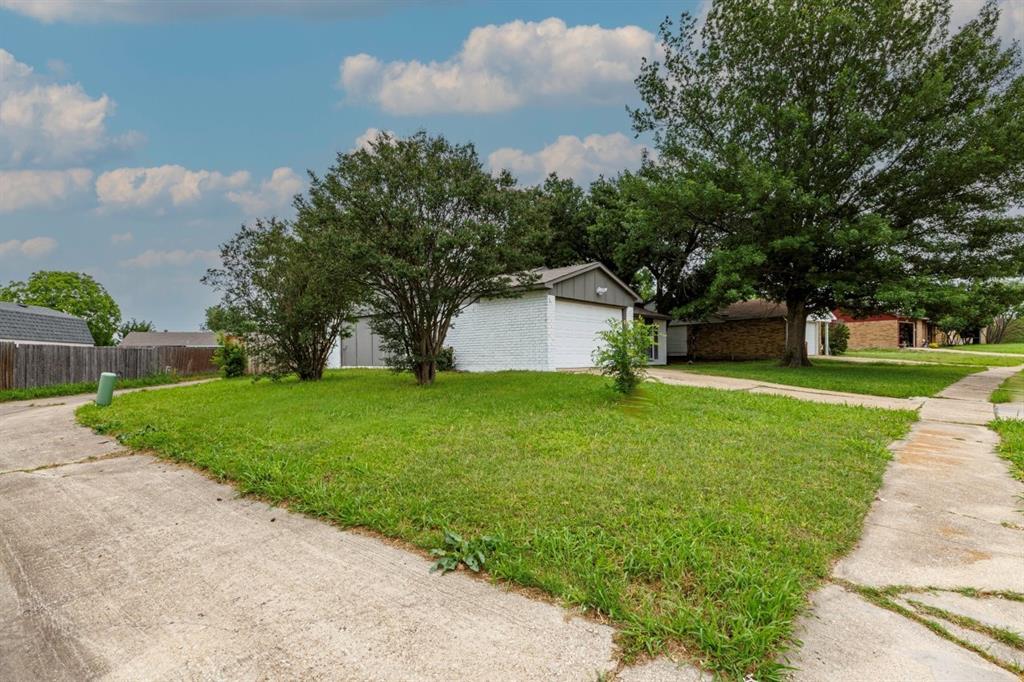 409 Rockcrest Drive Property Photo 6
