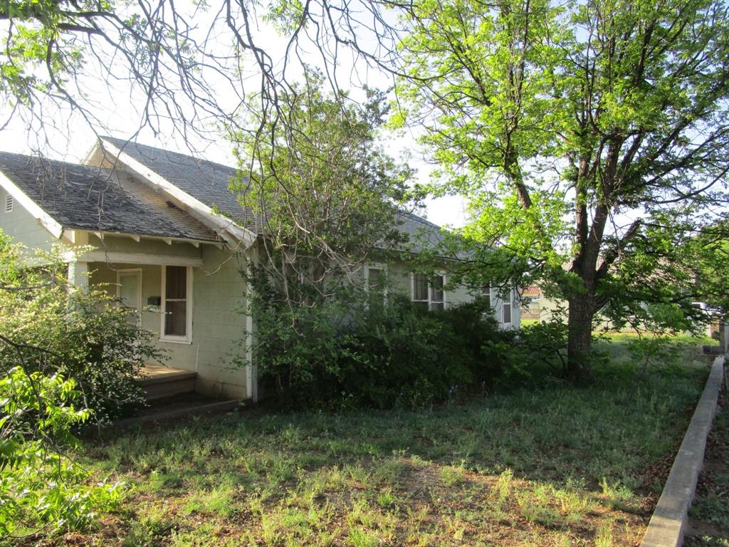105 E 9th Street Property Photo 2