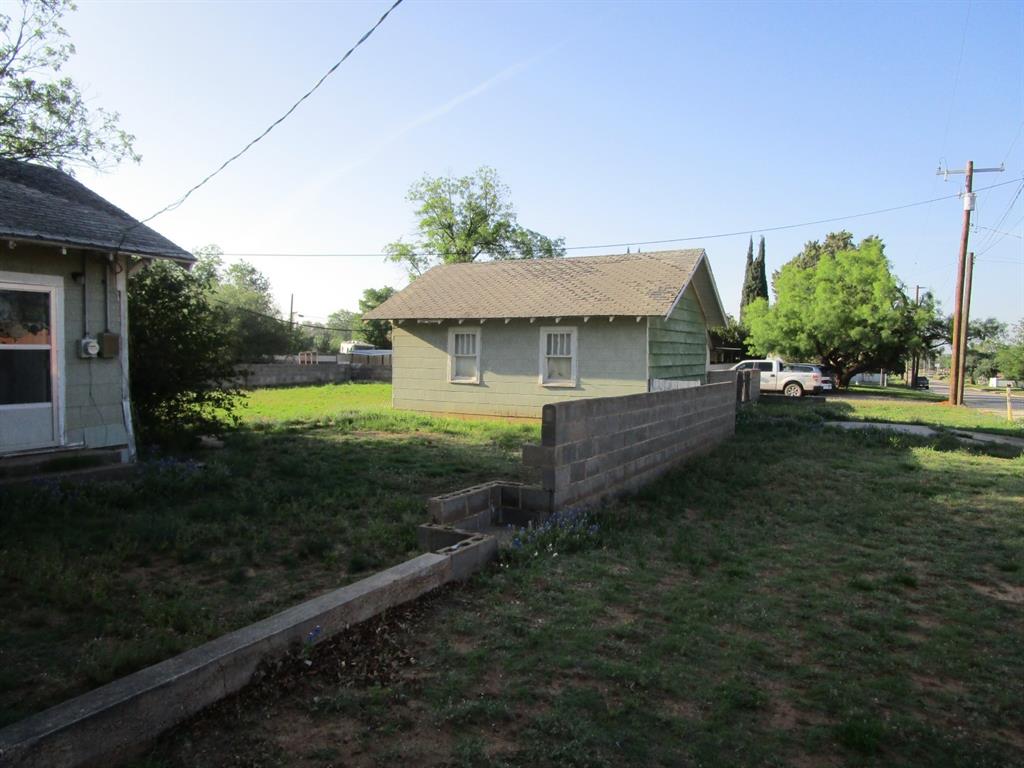 105 E 9th Street Property Photo 3