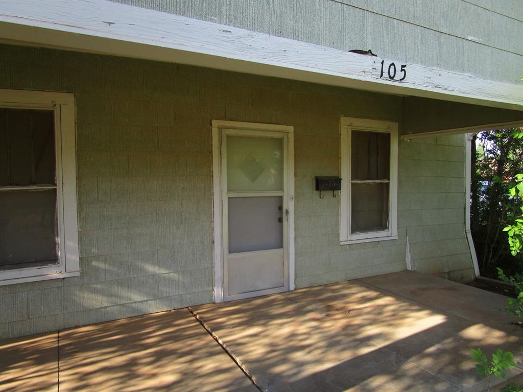 105 E 9th Street Property Photo 9