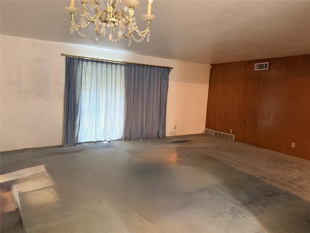 3311 Forest Lane Property Photo 3