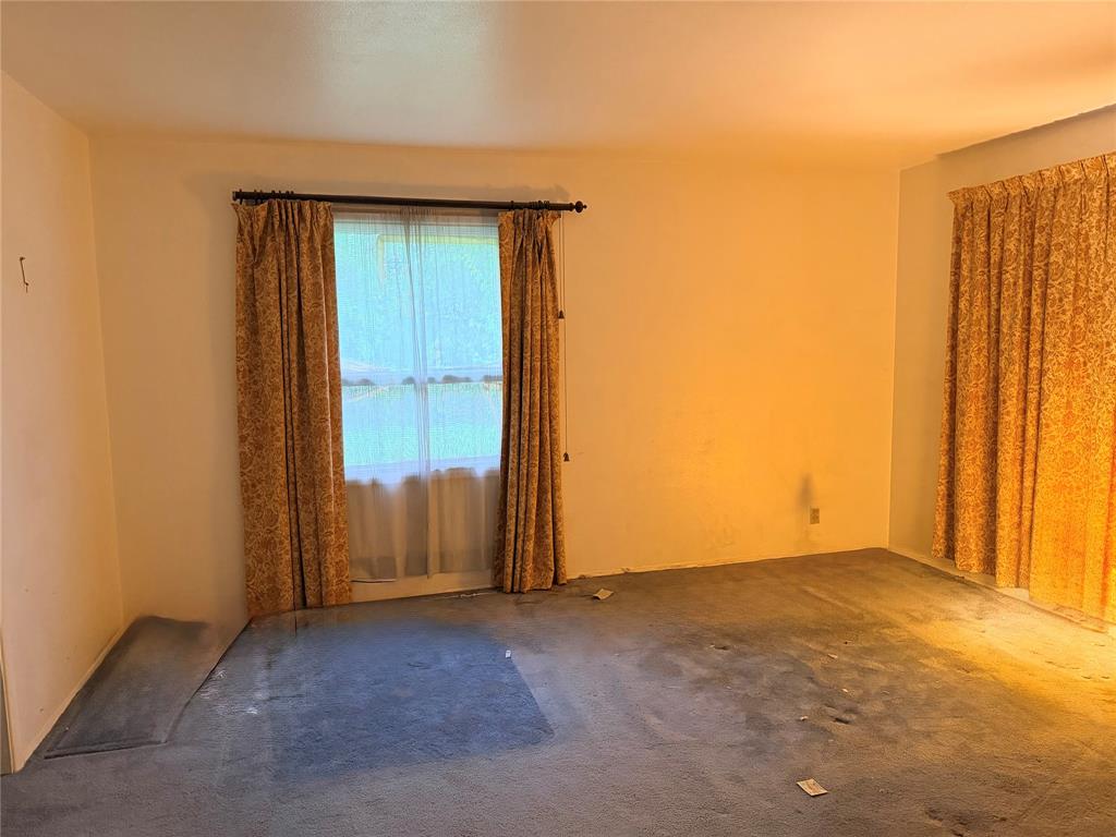 3311 Forest Lane Property Photo 6