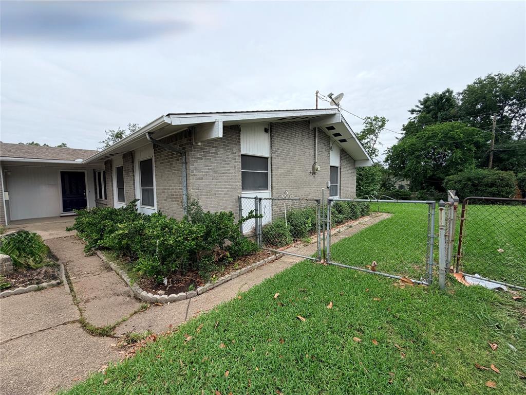3311 Forest Lane Property Photo 10
