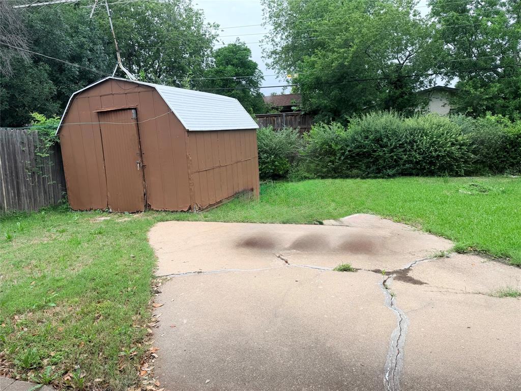 3311 Forest Lane Property Photo 11